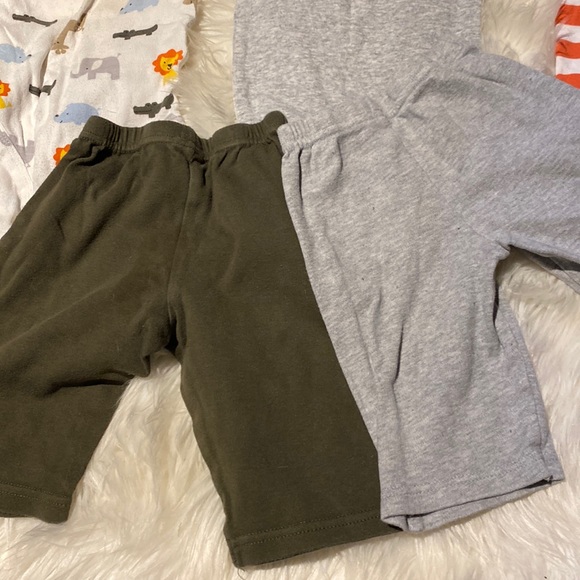 3/25$ Carter's Lot 3 onesies 2 pants Animal Safari Theme 5 piece set Size 3-6mo - Picture 5 of 5